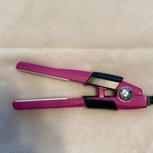 Zoe mini flat iron